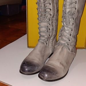 Gray, KELSI DAGGER boots size 10.... A bit rundown/wornnout